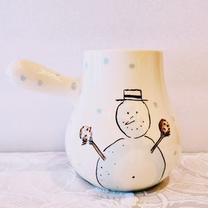 Vintage Rae Dunn, collectable coco/Hot Chocolate Pot. Snow man/ let it snow.